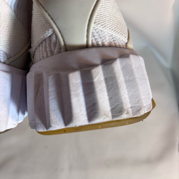 PUMA Sz 9.5 High Top White Textured Sneakers with Rise Gold Buckle Rubber Sole - Picture 11 of 13